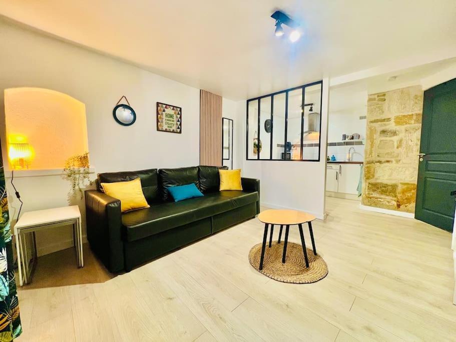 Ferienwohnung Studio Du Clocher - Centre Historique, Cosy, Wifi, 2 Personnes Istres Exterior foto